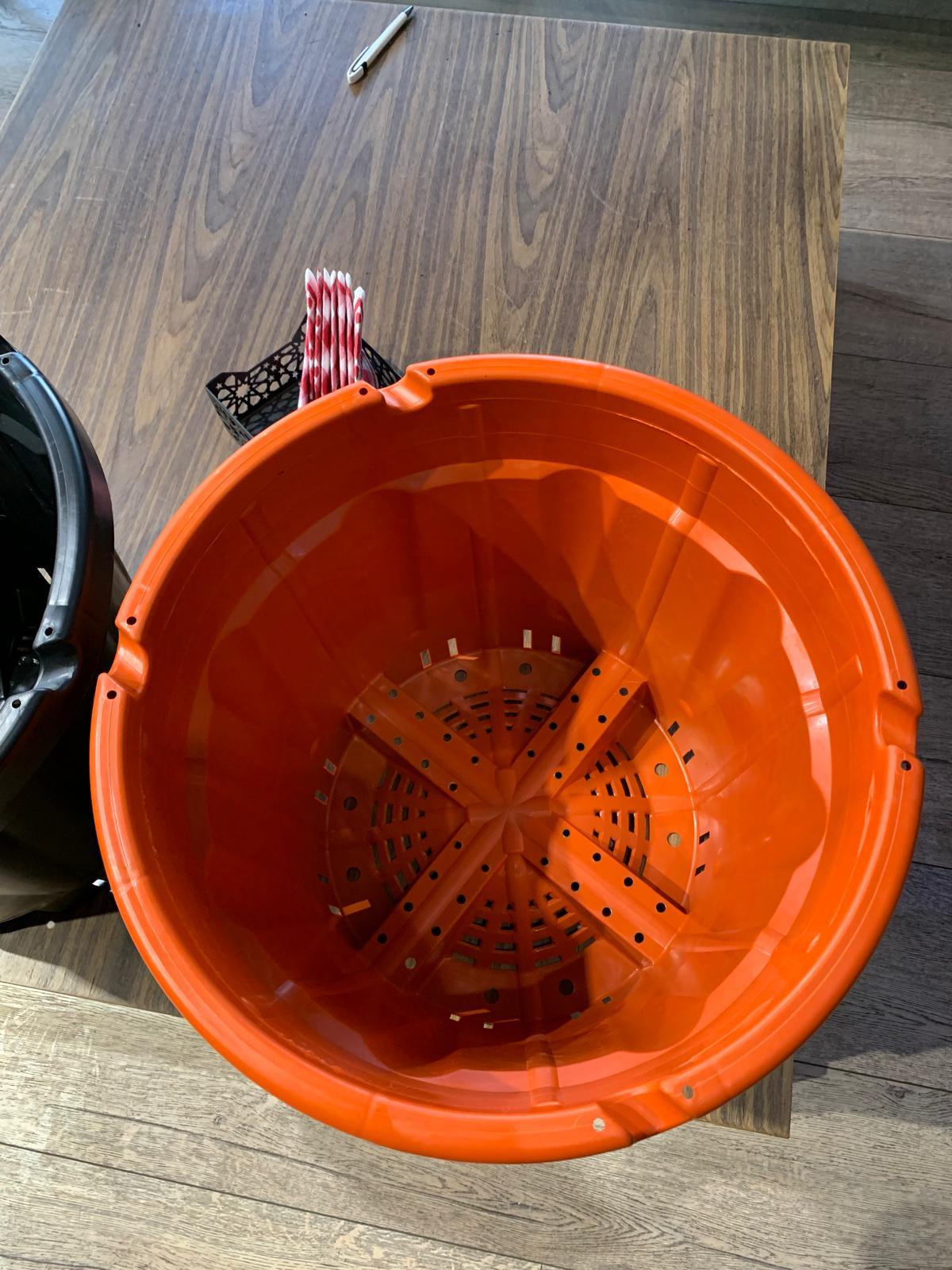 SERSİS 35 smart plant pot top interior view
