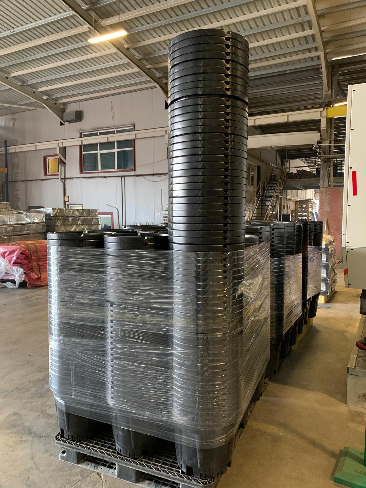 SERSİS 35 smart plant pots stacked in the factory